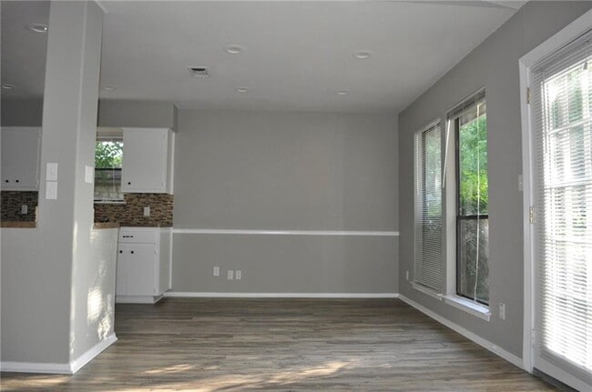 Building Photo - 6003 Sun Vista Dr