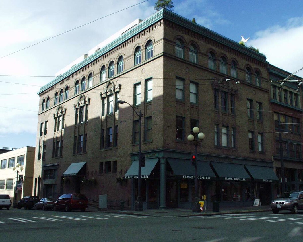 Vista al edificio - 323 1st Ave S