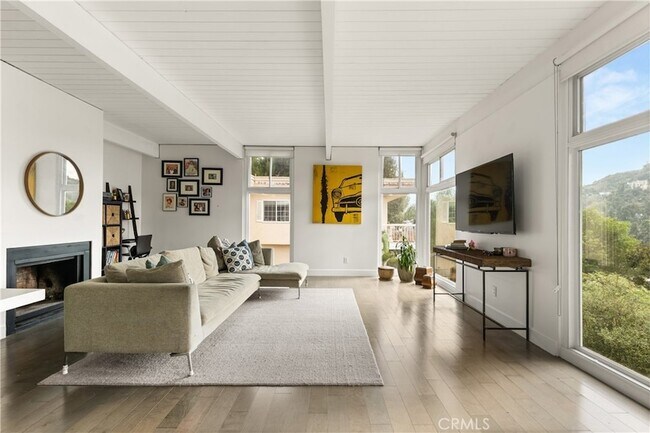 Foto del edificio - 3339 N Knoll Dr