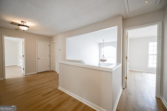 Foto del edificio - 1570 Swan Valley Ct