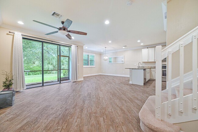 Building Photo - ** 3 Bedroom Townhouse with Garage!! AVAIL...