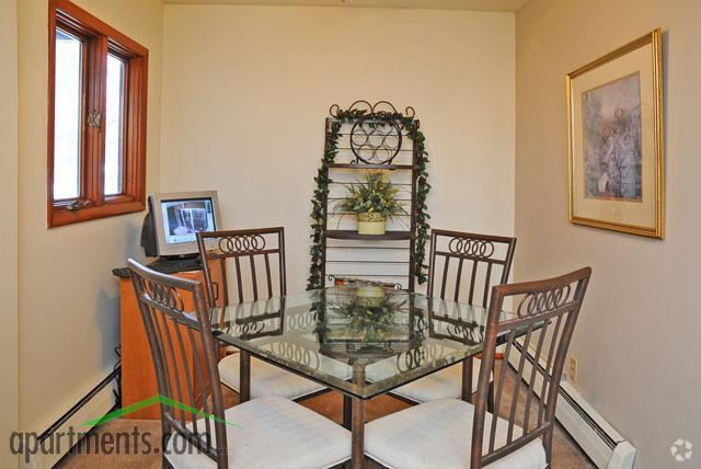 Dining Room - Cedar Commons Apartments