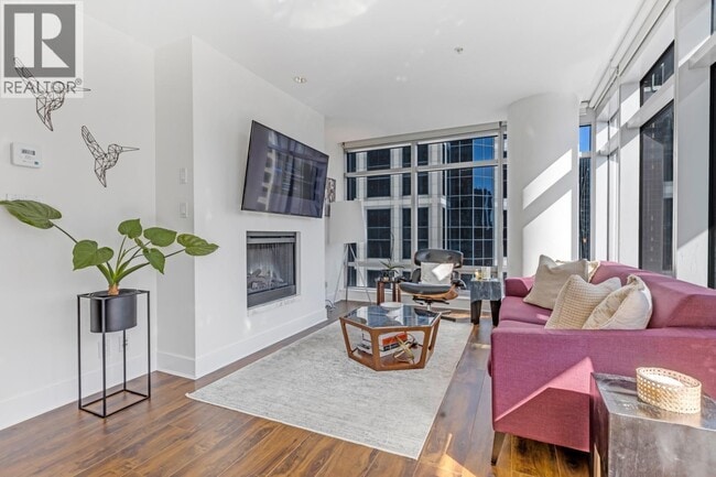 Building Photo - 1111 Alberni St