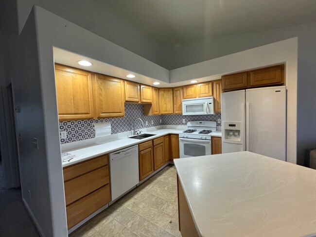 Foto del edificio - 1840 N Monte Vista Dr