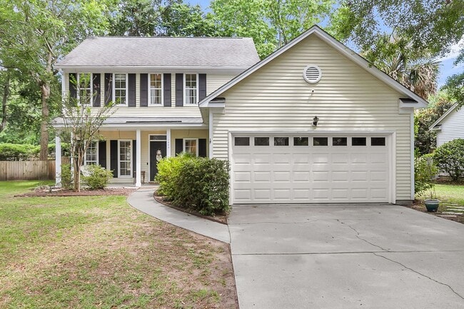 Building Photo - Coastal Convenience in the Heart of Mount Pleasant