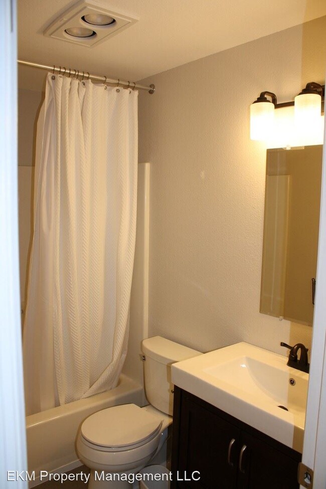 Building Photo - 3 br, 2 bath House - 218 NE 175th Ave