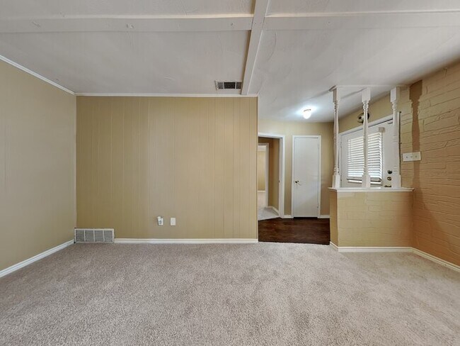 Foto del edificio - 14920 Oakwood Ln