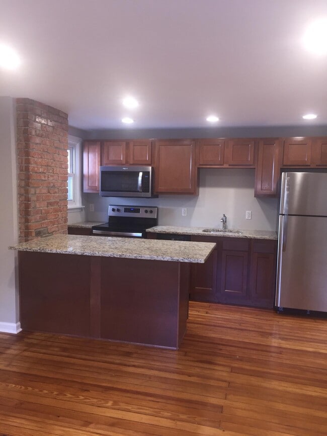 Building Photo - 1301 S Braddock Ave