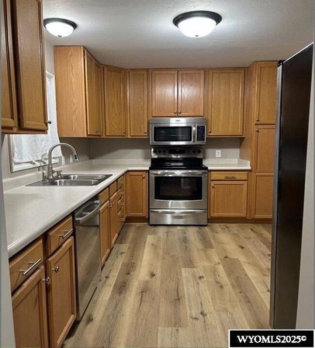 Building Photo - 1913 S Washington St