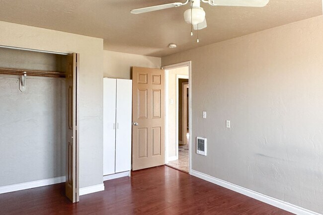 Foto del edificio - Charming 3-Bedroom Home in the Heart of Wi...