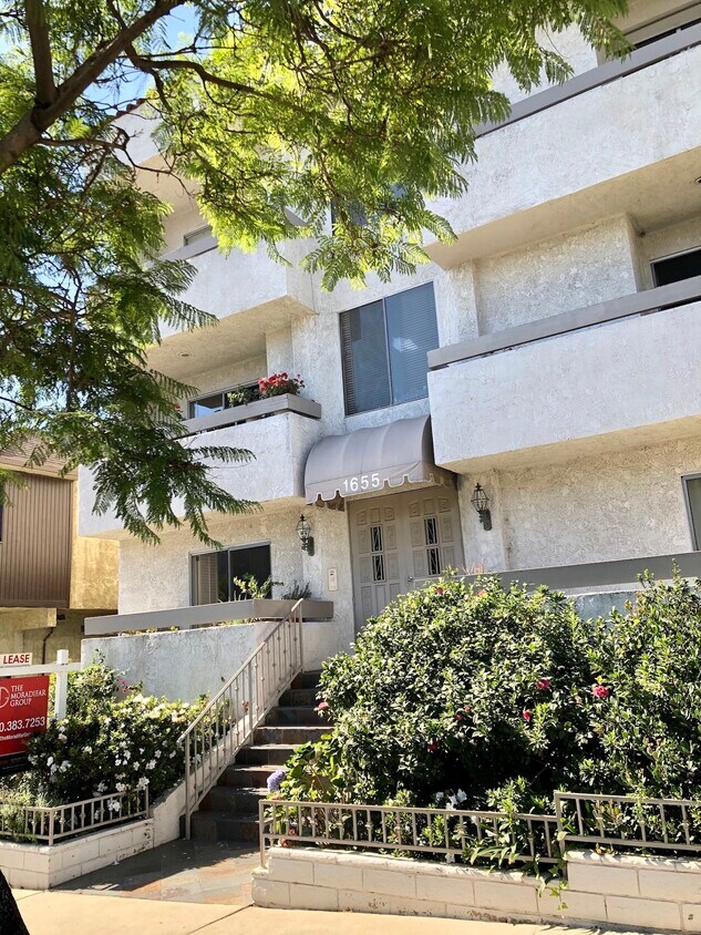 Front - 1655 Selby Ave