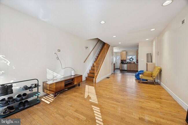 Foto del edificio - 341 Dickinson St