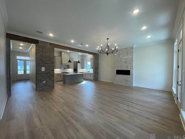 Building Photo - 1119 Camellia Wy