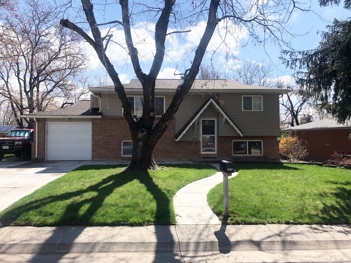 5898 Parfet Ct, Arvada, CO 80004 House Rental in Arvada, CO