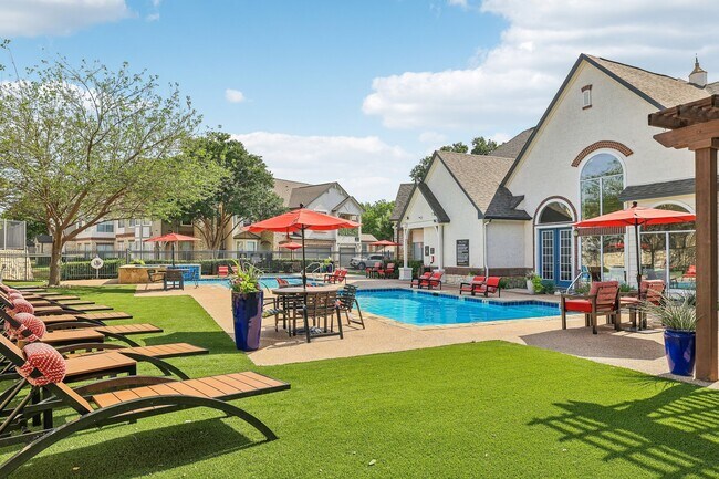Foto del edificio - Regency Dell Ranch Apartments