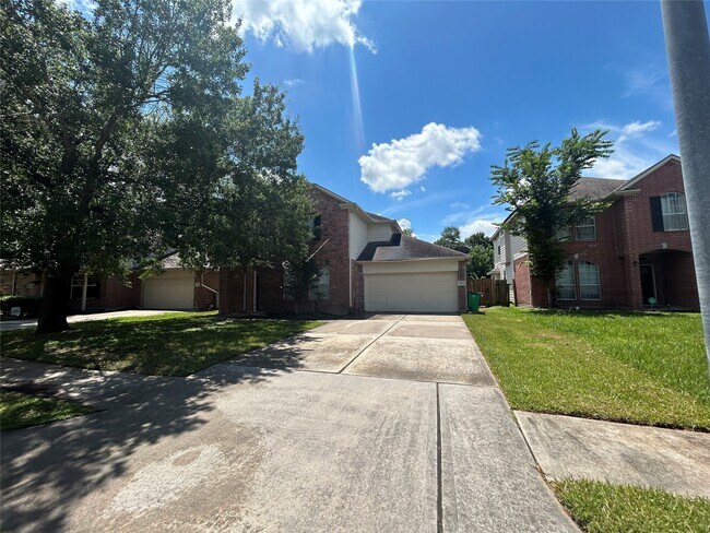 Foto del edificio - 2822 Green Lodge Cir
