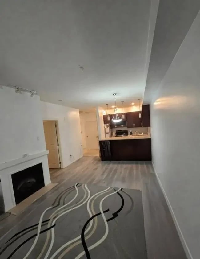 Building Photo - 10237 133 St