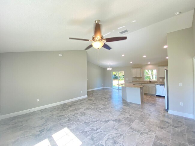 Building Photo - Desirable SW Ocala Neighborhood 4/2/2 *WON...