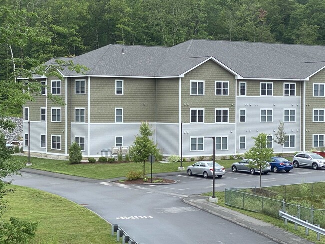 Building Photo - 52 E Ridge Dr