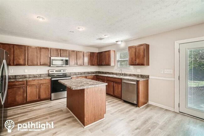 Foto del edificio - 1289 Avington Glen Dr