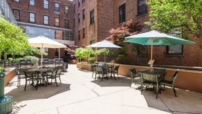 Foto del edificio - 158 Wayne St