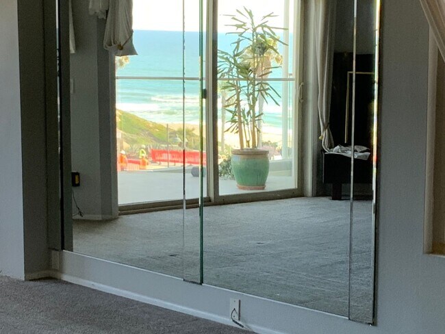 Foto del edificio - 135 S Sierra Ave