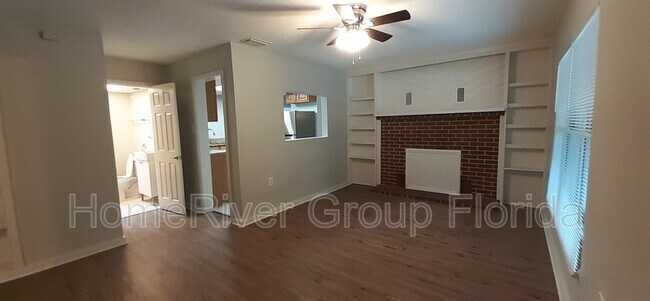 Building Photo - 1053 Spring Garden St