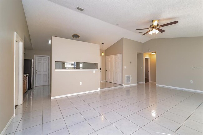 Building Photo - 657 Koala Ct