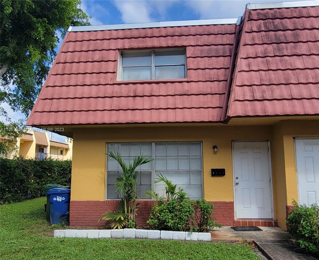 Primary Photo - 5307 NW 27th St