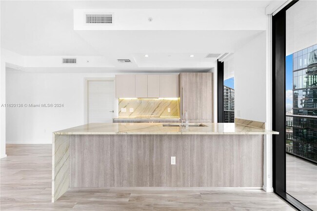 Building Photo - 801 S Miami Ave