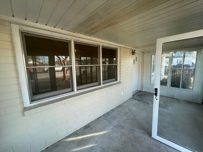 Foto del edificio - 108 N Saratoga St