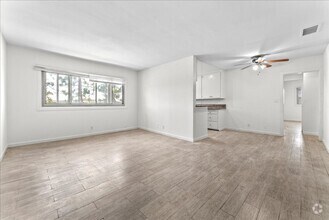Building Photo - 3100 W 99th St