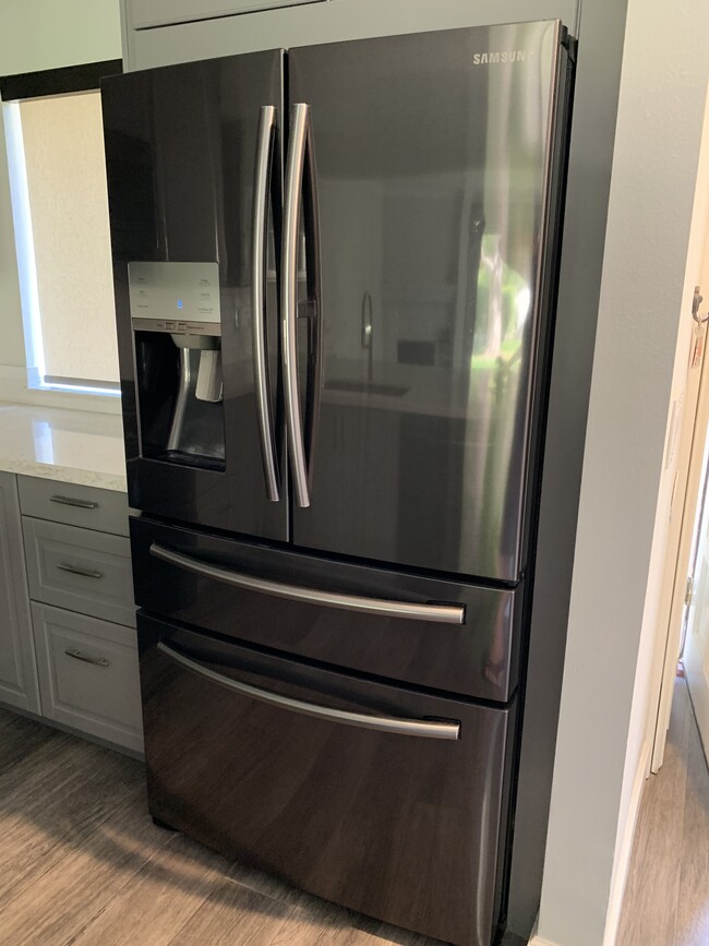 Premium Fridge - 21551 Burbank Blvd