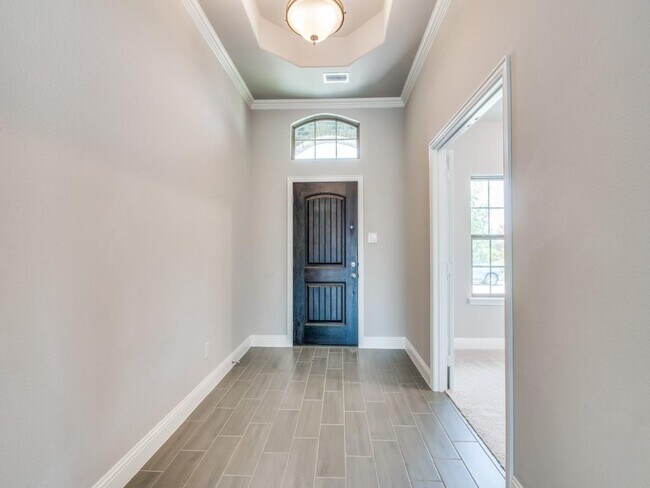 Building Photo - 319 Sweetspire Dr