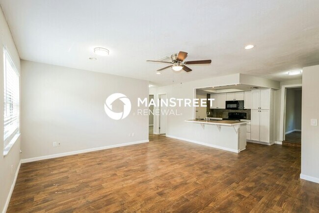 Building Photo - 4 Bedroom Pet-Friendly Home in NEW PORT RICHEY, FL with Main Street Renewal