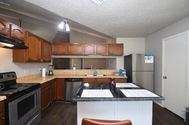 Building Photo - 10102 Barmont Dr