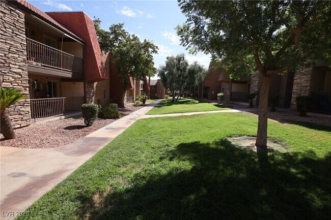 Building Photo - 5081 River Glen Dr