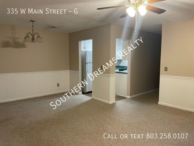 Building Photo - Prime Downtown Living - 2BR, 1BA Apartment...