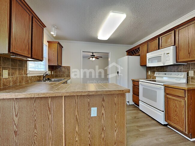 Foto del edificio - 2328 Water Lilly Way