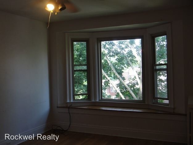 Building Photo - 5542 Fair Oaks St