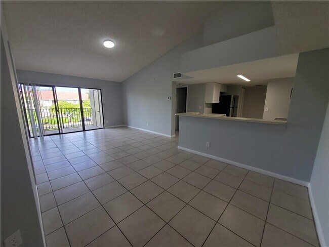 Foto del edificio - 9244 W Atlantic Blvd