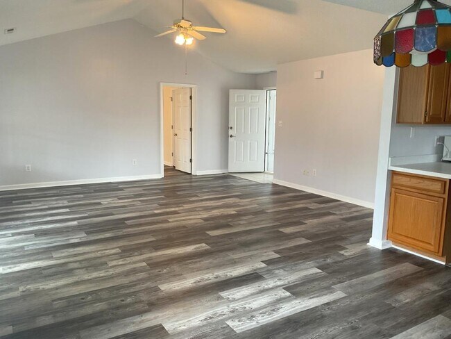 Foto del edificio - 3650 Farmington Pl