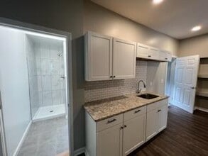 Building Photo - 1233 Eggert Rd