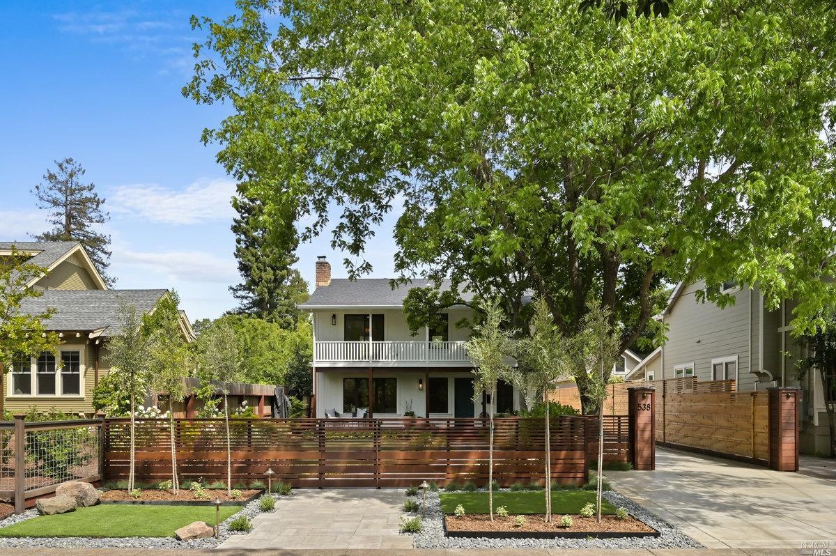 Foto principal - 538 3rd St E