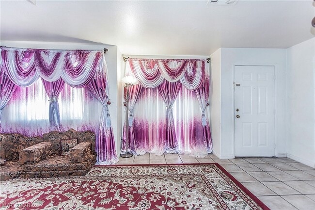 Foto del edificio - 5237 Steinbrenner Ln