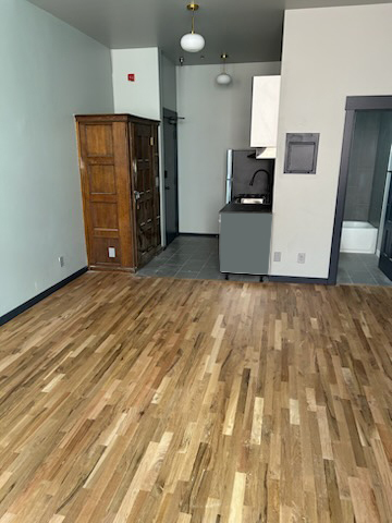 Foto principal - 213 1st Ave S