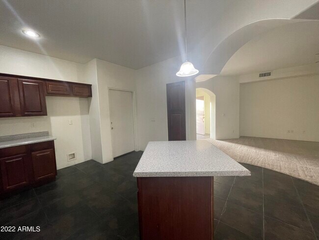 Foto del edificio - 1031 N Henry Dr