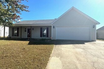 Building Photo - 211 Hunters Run