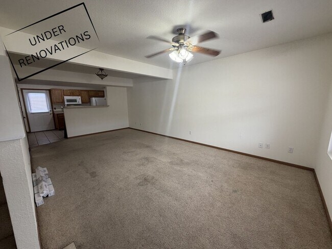 Foto del edificio - 1604-1606 Citadel Dr.