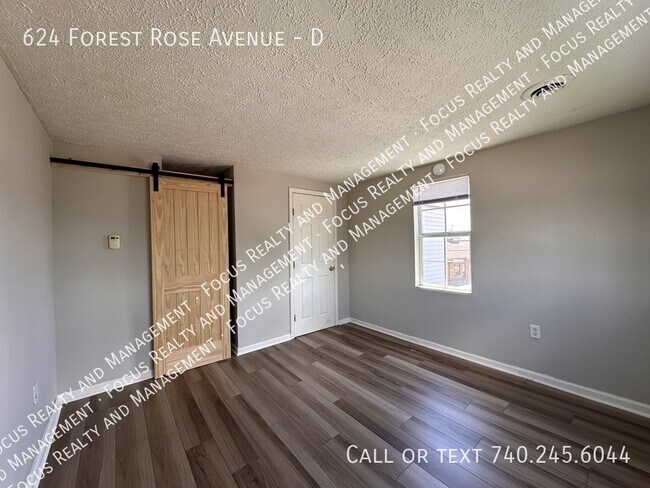 Foto del edificio - 624 Forest Rose Ave